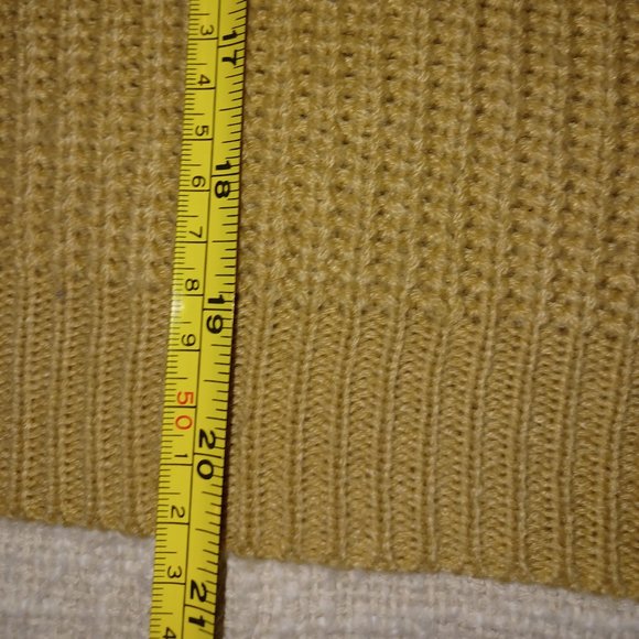 SHEIN Sweater - Picture 5 of 6